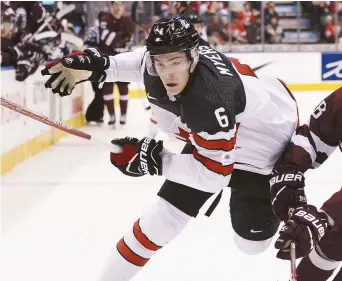  ??  ?? Le défenseur acadien Philippe Myers n’a pas pu terminer le Championna­t mondial de hockey junior pour Équipe Canada en raison d’une commotion cérébrale. Archives