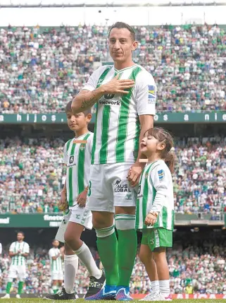  ?? CORTESÍA: FACEBOOK REAL BETIS BALOMPIÉ ?? Saltó por última ocasión a la cancha del Benito Villamarín