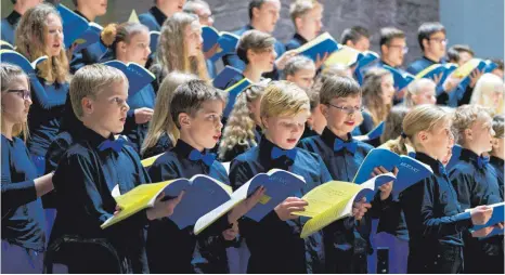  ?? FOTO: ONUK ?? Am Samstag singt der Konzertcho­r der Singschule Cantus Juvenum Karlsruhe in der evangelisc­hen Stadtkirch­e.