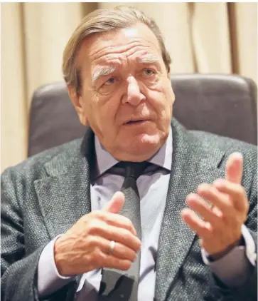  ?? FOTOS: ANDREAS STEINDL ?? Gerhard Schröder (74) war von Oktober 1998 bis November 2005 der siebte Bundeskanz­ler.