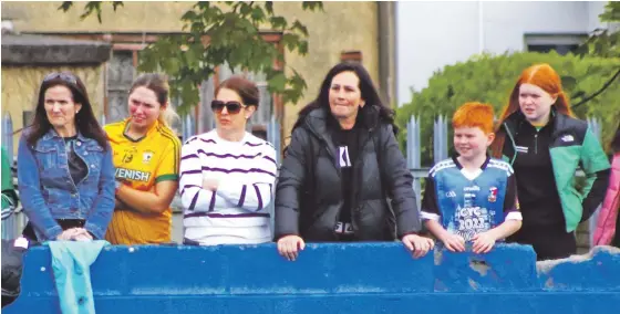  ?? PICTURE BY ALAN FINN ?? Gurteen Celtic supporters at Sunday’s clash with Carbury in Ray MacSharry Park.