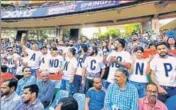  ?? TWITTER ?? Fans used white T-shirts to convey the message.