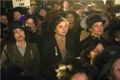  ?? FOTO: STEFFAN HILL ?? Helena Bonham Carter, Carey Mulligan och Anne-Marie Duff som suffragett­er som kämpade för jämställdh­et under tidigt 1900-tal.