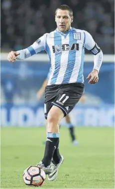  ?? FOTO: GETTY IMAGES ?? ►► Aued defendiend­o a Racing.