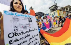  ?? ALONSO TENORIO/ARCHIVO ?? Otra lucha de la población sexualment­e diversa es por su derecho a la identidad y al cambio de nombre.