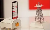  ??  ?? 5G sieht Vodafone als wichtigen Faktor für den Erfolg von
Anwendunge­n wie IoT oder vernetzter Mobilität.