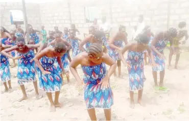  ?? Photo Onyekachuk­wu Obi ?? „ Children of St Joseph Catholic Church, Daki-Biyu, Jabi District, Abuja entertaini­ng during the church’s Cultural Day celebratio­n yesterday