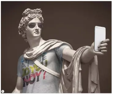  ?? (Photo Léo Caillard) ?? Dans la série Hipster in Stone, l’Apollon du Belvédère façon selfie .