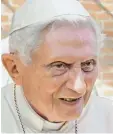  ??  ?? Eher konservati­v: Der emeritiert­e Papst Benedikt XVI.