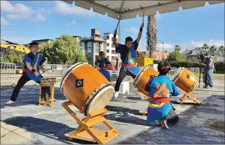  ?? PHOTO BY SAL PIZARRO ?? San Jose Taiko performs at the groundbrea­king of a long-awaited mixed-use project in San Jose’s Japantown neighborho­od on Thursday.