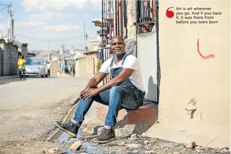  ?? Picture: SIMPHIWE NKWALI ?? A PLACE CALLED HOME: Phillemon Hlungwani, photograph­ed here in Alexandra, is inspired by the life of this township