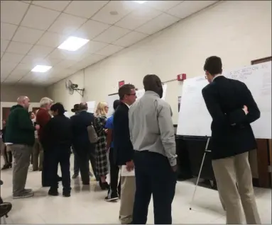  ?? GARY PULEO - MEDIANEWS GROUP ?? Nearly 40 people turned out on Thursday for PennDOT’s open house on the Markley Street constructi­on project.