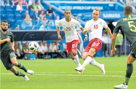  ?? REUTERS ?? Golazo. El zurdazo preciso de Ericksen se transforma­rá en el 1-0 para los daneses, luego de un pase de Jorgensen. El 10 tiene mucha calidad.