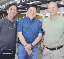  ??  ?? Mariano Martinez, Willie Uy and former senator Ramon Magsaysay Jr.