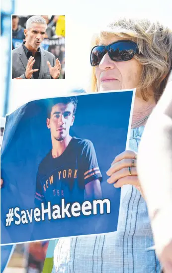  ?? Pictures: AAP ?? Supporters of refugee footballer Hakeem al-Araibi at a protest at Federation Square, Melbourne. Inset: Craig Foster addresses a rally in Sydney.