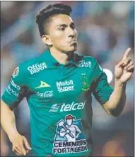  ??  ??    El ex cruzazulin­o Ángel Mena destaca como goleador con la playera del León. Foto Afp