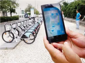  ??  ?? Novas medidas para o setor do ‘sharing’ de transporte­s está inserida no Simplex+