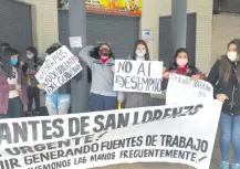  ??  ?? Los manifestan­tes pidieron créditos blandos, una vez más.