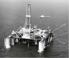  ?? SCANPIX ?? Det var boreriggen «Ocean Viking» som fant olje på Ekofiskfel­tet. Riggen var bygget ved Akers Mek. i Oslo. På denne dag i 1970 kunngjorde Phillips-konsernet et oljefunn. Det var starten på norsk oljehistor­ie.