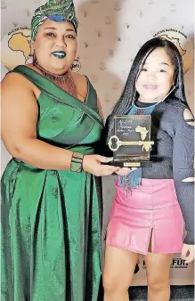  ?? SUPPLIED ?? PUBLISHER Haroldene Tshienda with her daughter, Robyn le Roux, who was honoured. |