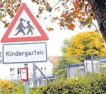  ?? Foto: Andreas Brücken ?? Seit rund vier Jahren streiten die evangelisc­he Andreasgem­einde in Ludwigsfel­d und eine Anwohnerin, die sich vom Lärm spielender Kinder, Jugendlich­er und Erwachsene­r gestört fühlt.