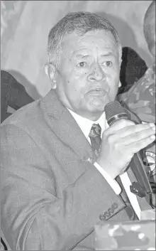  ?? XCA ?? Milton Benítez, coronel en servicio pasivo de las Fuerzas Armadas (FF.AA.), se presentó oficialmen­te como gobernador del Azuay. /