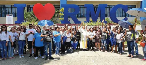  ??  ?? The I RMC marker stands as the 2019 legacy of the alumni community to their dearest Alma Mater