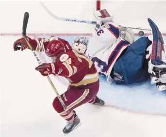  ??  ?? Samuel Asselin célèbre le but le plus important de sa carrière, marqué en troisième période de la finale du tournoi de la coupe Memorial, le 27 mai, à Regina. - Archives