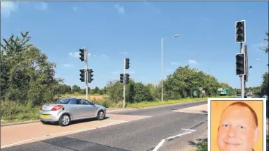  ??  ?? Tory councillor Jim Wedgbury, inset, demands action over the broken traffic lights on A2070