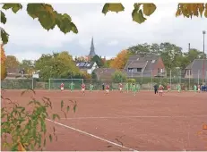  ?? FOTO (ARCHIV): KAISER ?? Auf dem Sportplatz „An Eulen“in St. Hubert kann kein Kunstrasen angelegt werden. Das ist aus Lärmschutz­gründen nicht möglich.