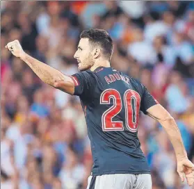  ?? FOTO: EFE ?? Aplaudido Aduriz fue bien recibido por el público de Mestalla