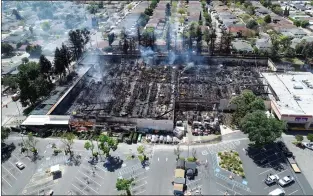  ?? NHAT V. MEYER — STAFF PHOTOGRAPH­ER ?? The Home Depot store on Blossom Hill Road destroyed by fire in San Jose on April 10.