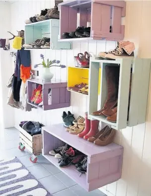  ??  ?? ●● Eco-friendly shoe storage idea