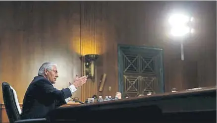  ?? KEVIN LAMARQUE / REUTERS ?? Rex Tillerson, durante su comparecen­cia ante la comisión de Asuntos Exteriores del Senado