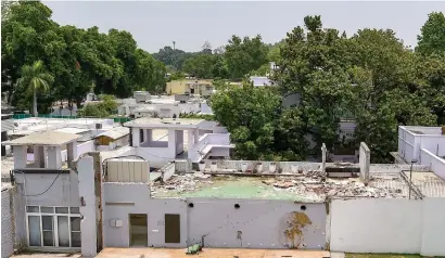  ?? PTI ?? a view of the damage done to the official bungalow allotted to the former chief minister and samajwadi party founder Mulayam singh Yadav at Vikramadit­ya Marg in lucknow on saturday. —