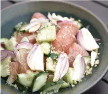  ??  ?? POMELO SALAD