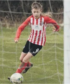  ??  ?? Harley Bewick opens scoring against East North.