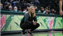  ?? JOSEPH CRAVEN / WRIGHT STATE ATHLETICS ?? Wright State women’s basketball coach Kari Hoffman saw the Raiders finish 4-23 last season.