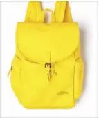  ??  ?? déperlant, Eastpak, 74 €.