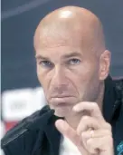  ??  ?? Zinedine Zidane cumple hoy 100 partidos al frente de los blancos.