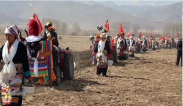  ?? ?? The spring plowing ceremony in Qabgar Village, Lhunzhub County, Lhasa, Xizang Autonomous Region, on March 16