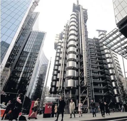  ?? Jack Taylor ?? > The iconic Lloyd’s building in London