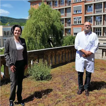  ?? FOTO: HANNO MÜLLER ?? Die Geschäftsf­ührer der Thüringen-Kliniken, Manuela Faber und Thomas Krönert, hatten zu Beginn der Corona-Pandemie in einem Brandbrief vor den Folgen des Lockdowns für Krankenhäu­ser gewarnt.