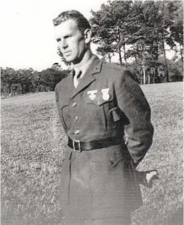  ?? COURTESY OF CATHERINE HAYDEN ?? Sterling Hayden at Parris Island in 1942. An idealist, he had joined the Marine Corps and was assigned to the Office of Strategic Services. For his service in the Balkan Theater he was awarded the Silver Star and Yugoslavia’s Order of Merit.