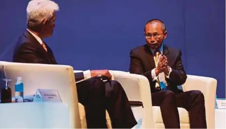  ??  ?? Permodalan Nasional Bhd group chairman Tan Sri Abdul Wahid Omar speaking during a panel discussion at the Global Transforma­tion Forum in Kuala Lumpur yesterday.