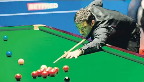  ?? OLI SCARFF / AFP ?? O’Sullivan jugant l’última partida del campionat del món la setmana passada a Sheffield