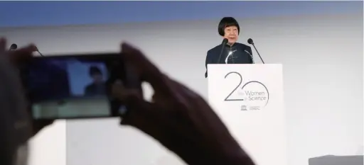  ??  ?? Meeman Chang gives a speech at the L’ORÉAL-UNESCO For Women in Science Awards in Paris, March 22, 2018