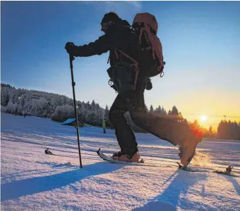  ?? FOTO: MATHIAS WILD ?? Weil Skilifte geschlosse­n sind, Individual­sport aber weiter erlaubt ist, wird heuer im Allgäu mit zahlreiche­n Tourengehe­rn gerechnet. Das könnte zu Problemen führen.