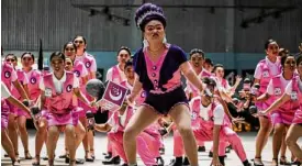  ??  ?? WINNING PERFORMANC­E Members of the Skimmers academic group perform during the Pahampang sports festival held at the University of the Philippine­s Visayas in Miag-ao, Iloilo.