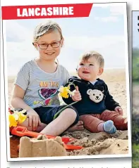  ?? ?? Fun times in the sun...Aria Hatch, eight, and baby Ethan Demolder at St Annes beach